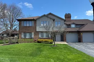 7920 W Lakeview Ct, Palos Heights, IL 60463 - Photo 1