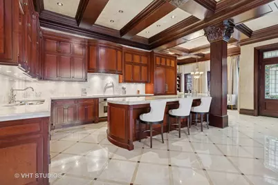 915 N Dearborn Street, Chicago, IL 60610 - Photo 15