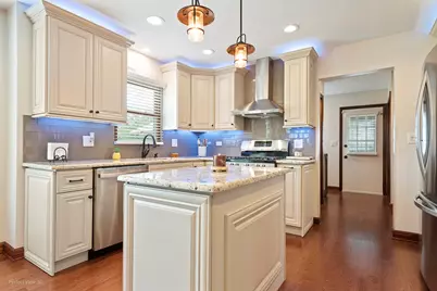 800 Manchester Street, Naperville, IL 60563 - Photo 7