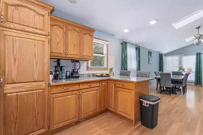 7901 W 93rd Street, Hickory Hills, IL 60457 - Photo 5