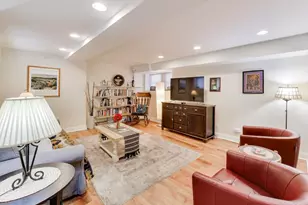 2036 W Farragut Ave, Chicago, IL 60625 - Photo 21