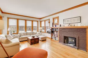 2036 W Farragut Ave, Chicago, IL 60625 - Photo 3