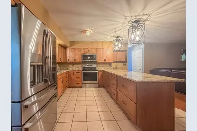 3750 E Lake Shore Drive, Decatur, IL 62521 - Photo 9