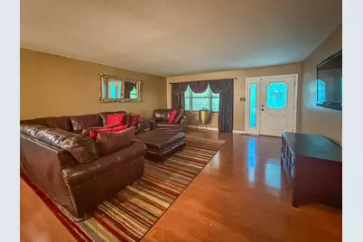 3750 E Lake Shore Drive, Decatur, IL 62521 - Photo 5