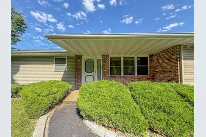 3750 E Lake Shore Drive, Decatur, IL 62521 - Photo 3