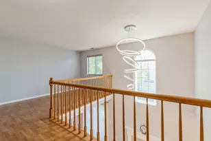 222 Wellington Cir, Gurnee, IL 60031 - Photo 5