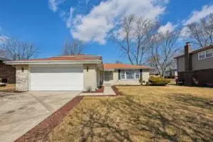 6260 Sunflower Dr, Matteson, IL 60443 - Photo 1
