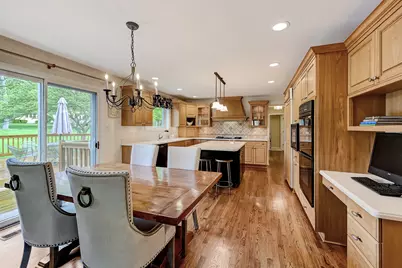 11516 Burr Oak Lane, Burr Ridge, IL 60527 - Photo 9
