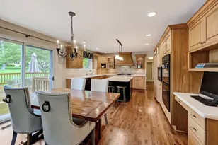 11516 Burr Oak Ln, Burr Ridge, IL 60527 - Photo 9