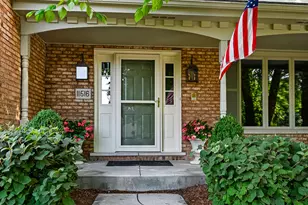 11516 Burr Oak Ln, Burr Ridge, IL 60527 - Photo 3