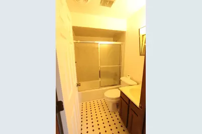 1111 E Jefferson Street #3, Bloomington, IL 61701 - Photo 9