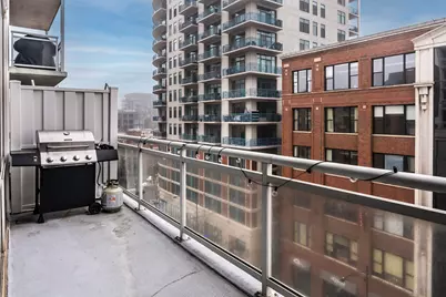 757 N Orleans Street #610, Chicago, IL 60654 - Photo 9