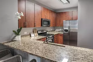 757 N Orleans St, Chicago, IL 60654 - Photo 5