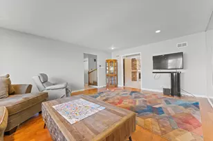 4013 Radcliffe Dr, Northbrook, IL 60062 - Photo 7