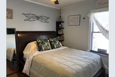 114 E Kenilworth Avenue, Villa Park, IL 60181 - Photo 9