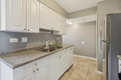 [Address not provided], Streamwood, IL 60107 - Photo 7