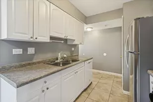 [Address not provided], Streamwood, IL 60107 - Photo 7