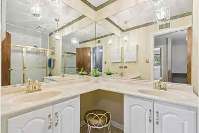1016 W Brittany Drive, Arlington Heights, IL 60004 - Photo 21