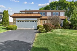1016 W Brittany Dr, Arlington Heights, IL 60004 - Photo 1