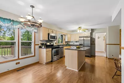 1016 W Brittany Drive, Arlington Heights, IL 60004 - Photo 7