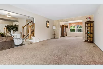 1016 W Brittany Drive, Arlington Heights, IL 60004 - Photo 3