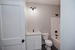 404 Anjali Court, Sycamore, IL 60178 - Photo 9