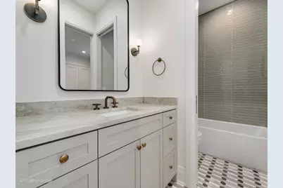 2832 N Racine Avenue #2E, Chicago, IL 60657 - Photo 17