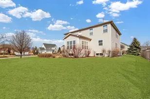 26800 Basswood Cir, Plainfield, IL 60585 - Photo 7