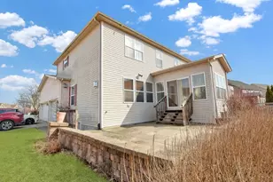 26800 Basswood Cir, Plainfield, IL 60585 - Photo 3