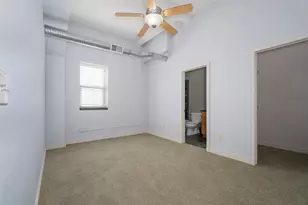 212 N Center St, Bloomington, IL 61701 - Photo 7