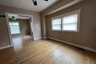 919 N Lee St, Bloomington, IL 61701 - Photo 9