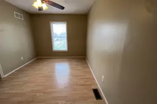 919 N Lee St, Bloomington, IL 61701 - Photo 25