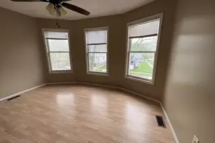 919 N Lee St, Bloomington, IL 61701 - Photo 15