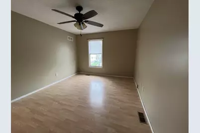 919 N Lee Street, Bloomington, IL 61701 - Photo 19