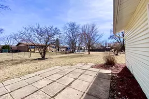 22621 Mission Dr, Richton Park, IL 60471 - Photo 17