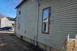 909 W 6th St, Sterling, IL 61081 - Photo 7