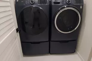 916 Surrey Dr, Schaumburg, IL 60193 - Photo 25