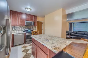 17W517 Manor Ln, Villa Park, IL 60181 - Photo 9