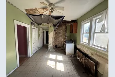 8412 S Exchange Avenue, Chicago, IL 60617 - Photo 11