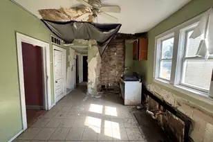 8412 S Exchange Ave, Chicago, IL 60617 - Photo 11