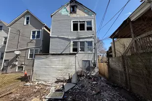 8412 S Exchange Ave, Chicago, IL 60617 - Photo 3