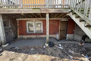 8412 S Exchange Ave, Chicago, IL 60617 - Photo 5