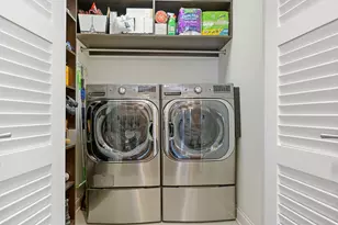 10 E Delaware Pl, Chicago, IL 60611 - Photo 35