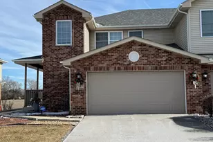 997 Regent Dr, Matteson, IL 60443 - Photo 1