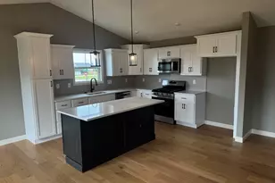 1725 Bluestone Dr, Normal, IL 61761 - Photo 3