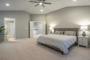 367 Bloomfield Cir E, Oswego, IL 60543 - Photo 17