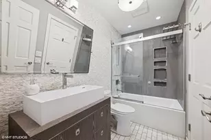 1881 N Poe St, Chicago, IL 60614 - Photo 17