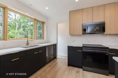 639 Harms Road, Glenview, IL 60025 - Photo 9