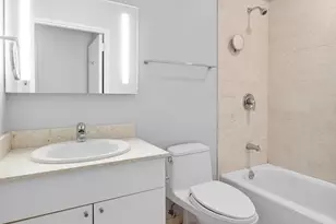 653 N Kingsbury St, Chicago, IL 60654 - Photo 11