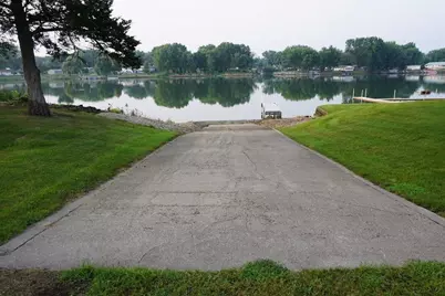 334 Rockside Drive, Dixon, IL 61021 - Photo 7